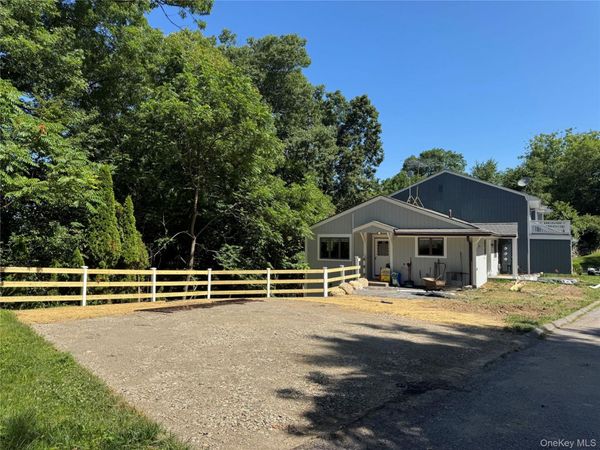 35 S Quincy Court S, Goldens Bridge, NY 10526