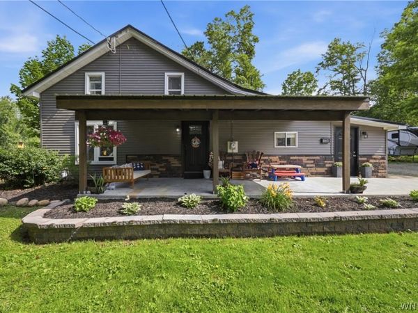 11734 N Canada Street , Holland, NY 14080