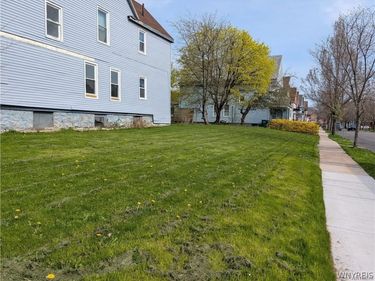 393 Hampshire Street , Buffalo, NY 14213