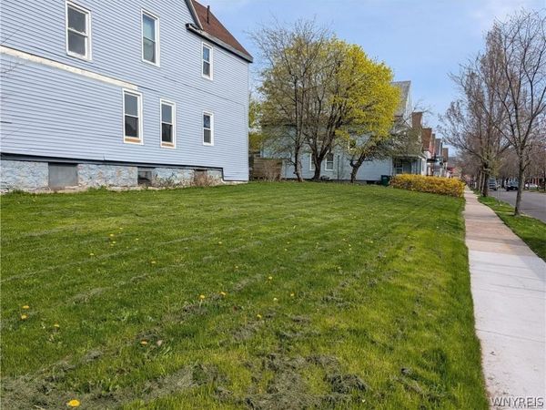 393 Hampshire Street , Buffalo, NY 14213