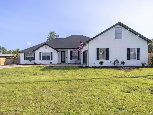 221 White Oaks Boulevard, Southport, FL 32409