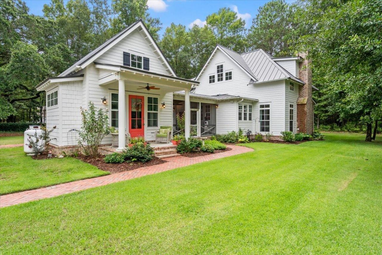 2826 Edenborough Road Photo 4