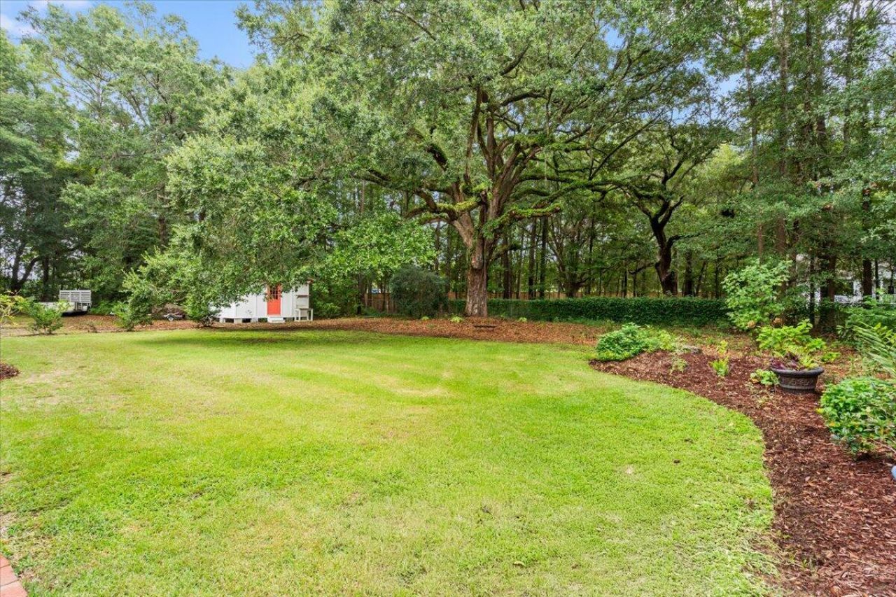 2826 Edenborough Road Photo 9