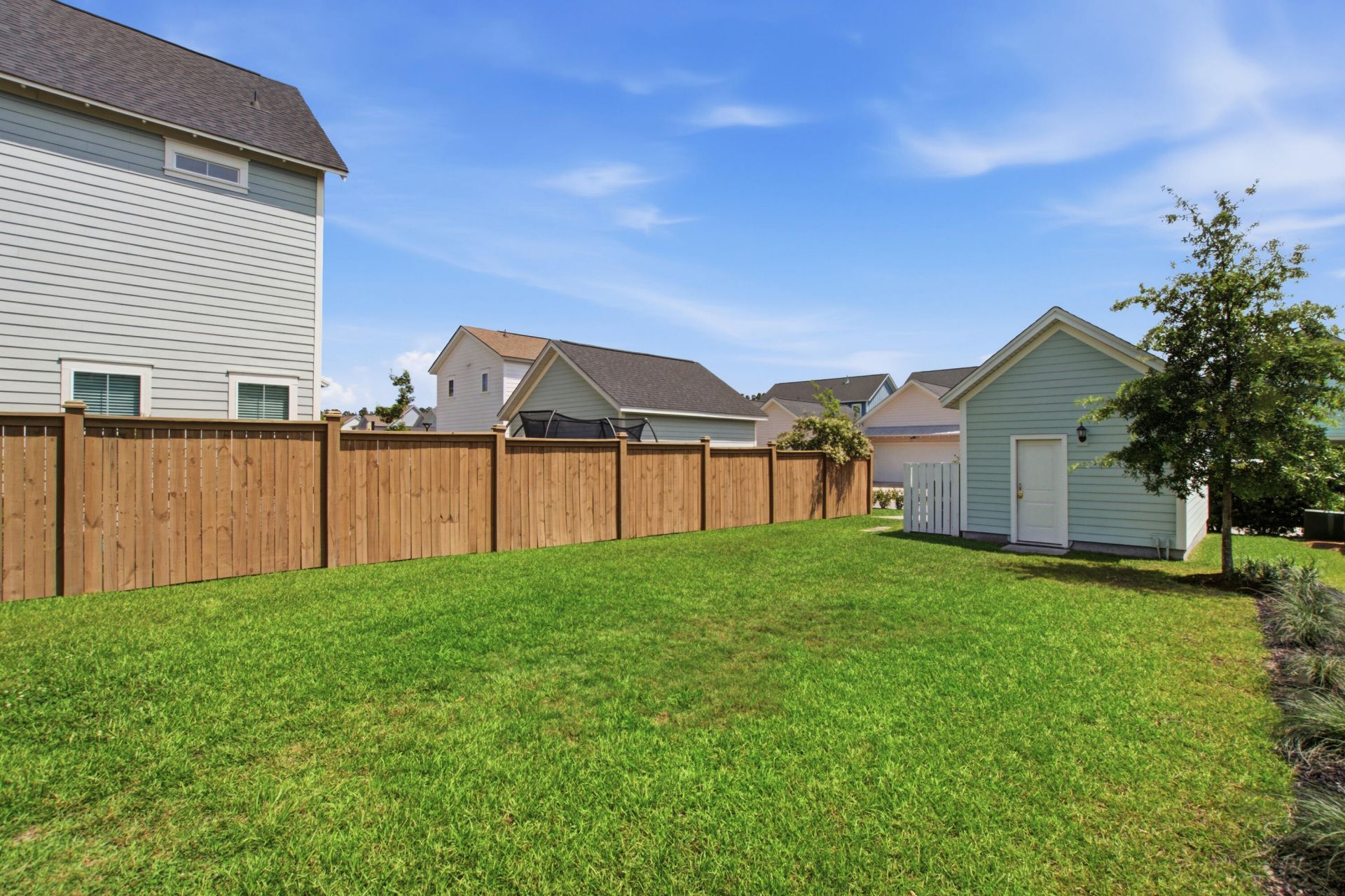589 Blueway Avenue Photo 25