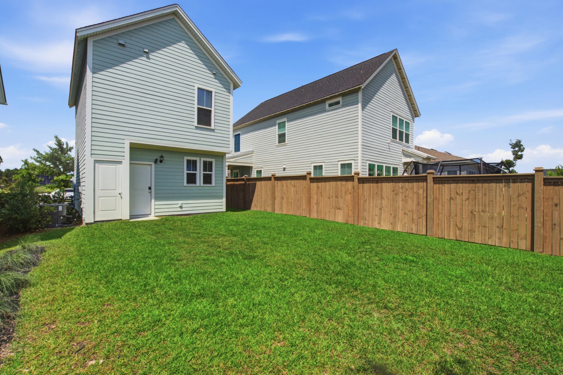 589 Blueway Avenue Photo 27