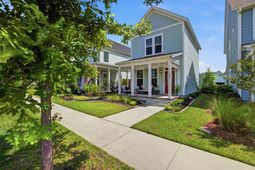 589 Blueway Avenue photo 4