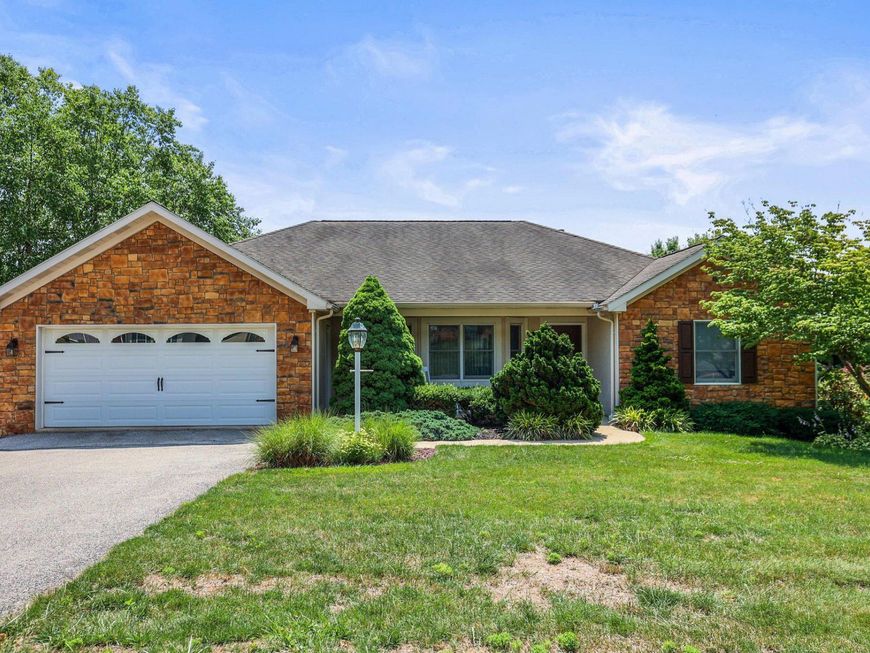 151 Overview Circle E, Red Lion, PA 17356 Main Photo