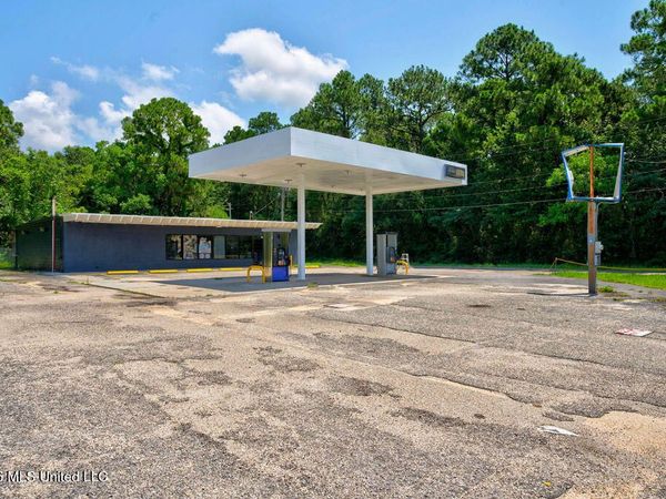 4317 Nathan Hale Avenue, Pascagoula, MS 39581