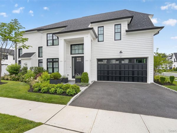 63 Three Ponds Lane W, Woodbury, NY 11797