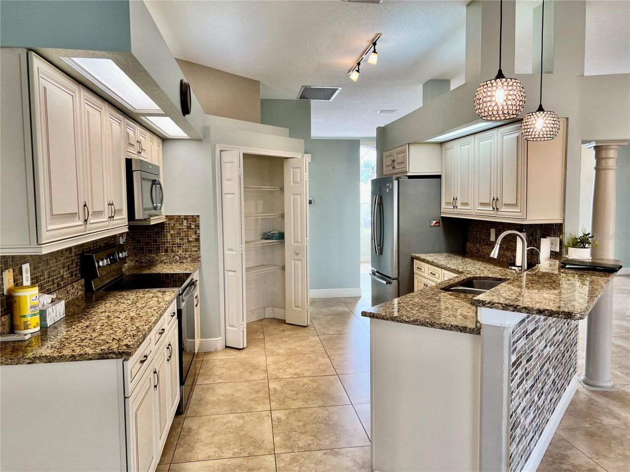 3715 72nd Ave E, Sarasota, FL 34243 Photo