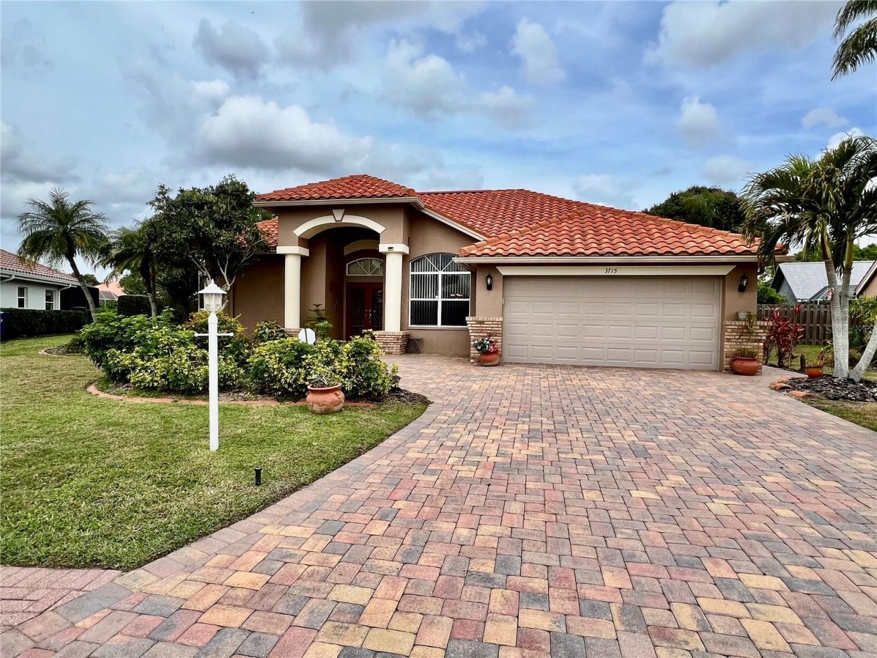 3715 72nd Ave E, Sarasota, FL 34243 Photo