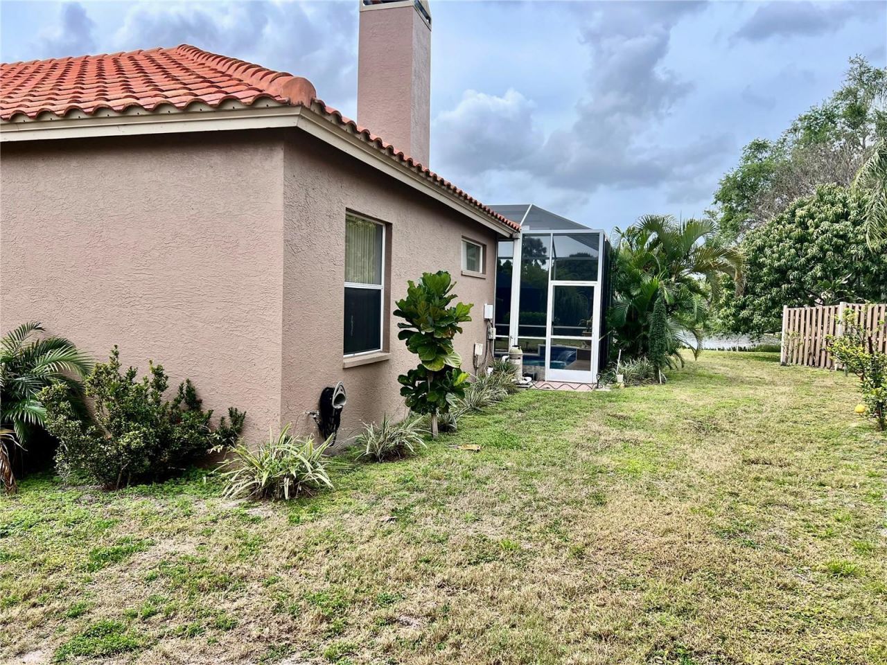 3715 72nd Ave E, Sarasota, FL 34243 Photo