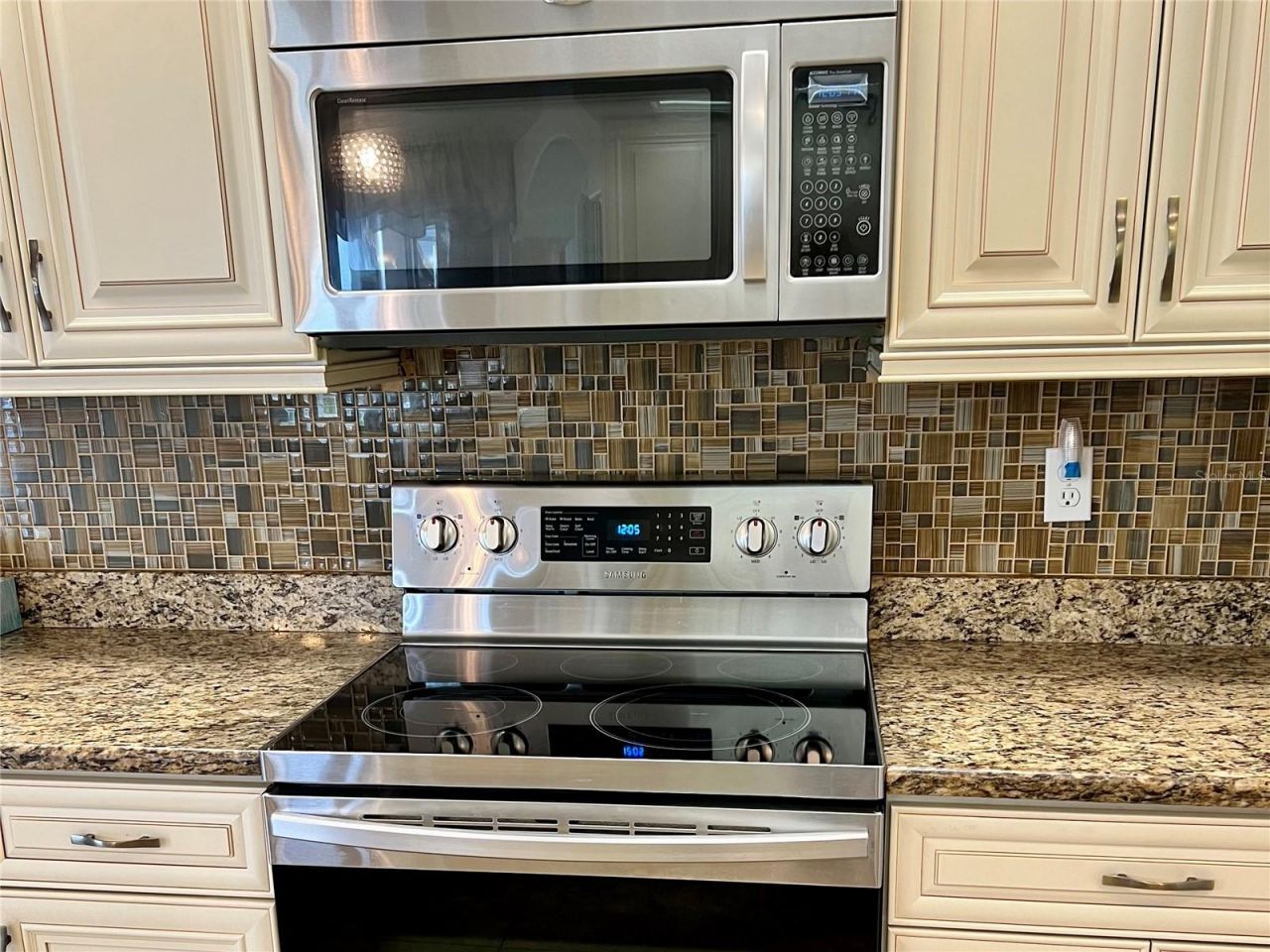 3715 72nd Ave E, Sarasota, FL 34243 Photo