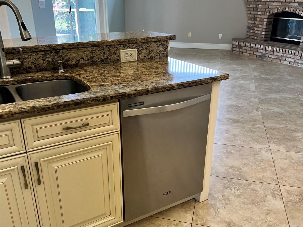 3715 72nd Ave E, Sarasota, FL 34243 Photo