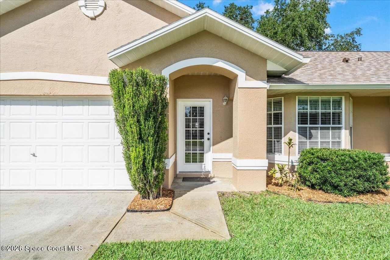 3353 Lake View Circle, Melbourne, FL 32934 Photo