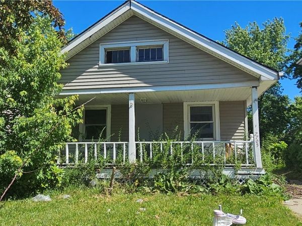 7705 New York Avenue , Cleveland, OH 44105
