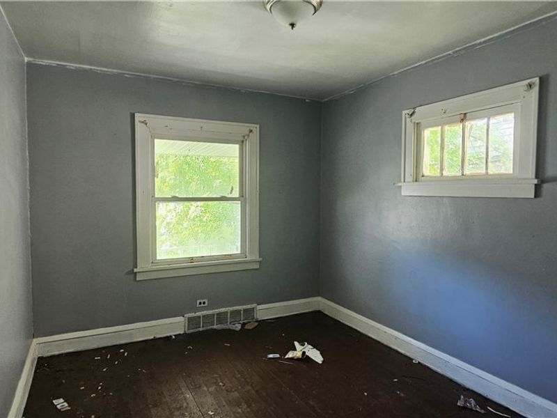 7705 New York Avenue, Cleveland, OH 44105 Photo 2