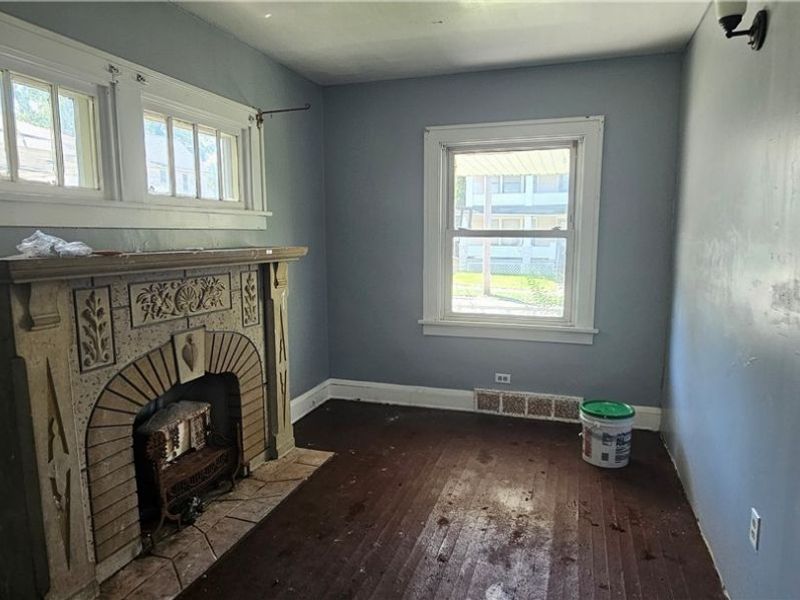 7705 New York Avenue, Cleveland, OH 44105 Photo 3