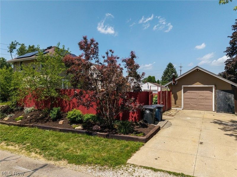 33 Pfeiffer Avenue, Akron, OH 44312 Photo 3