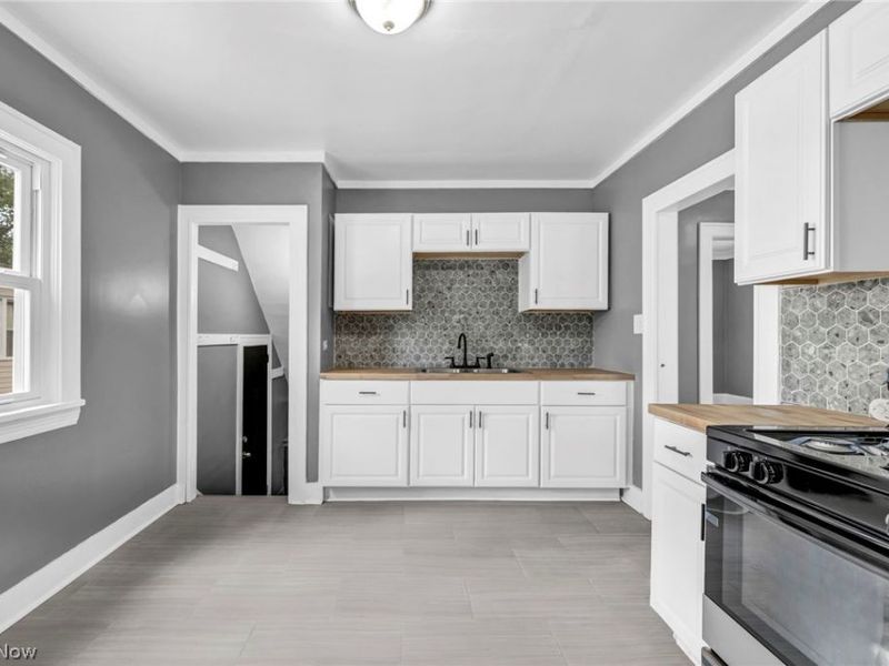 4418 W 48th Street, Cleveland, OH 44144 Photo 8