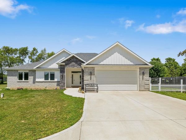 9883 Gerig Road, Leo, IN 46765
