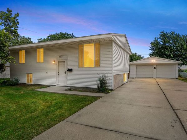 5635 Cornell Street SW, Cedar Rapids, IA 52404