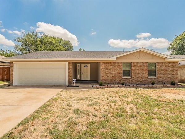 717 Blue Ridge Trail, Saginaw, TX 76179
