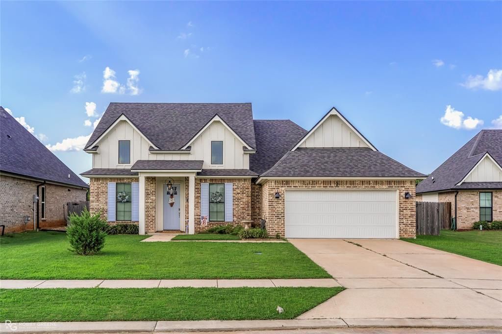 345 Newport Lane, Benton, LA 71006 Main Photo