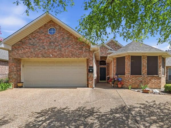 1609 Villa Court, Corinth, TX 76210