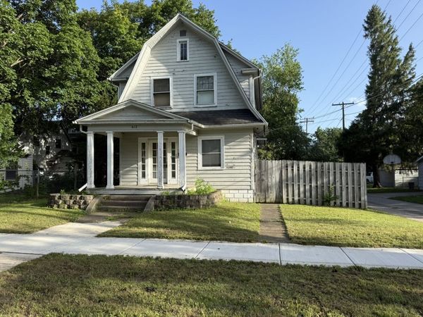 612 Ellis Avenue , Rockford, IL 61103
