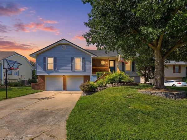 1113 SW Breckenridge Court, Blue Springs, MO 64015