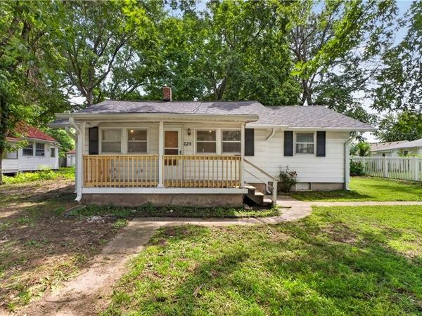 225 S Hardy Avenue, Independence, MO 64053