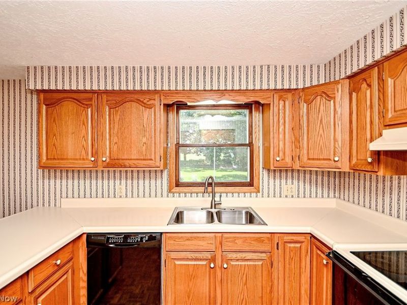 11937 Basswood Avenue NW, Uniontown, OH 44685 Photo 11