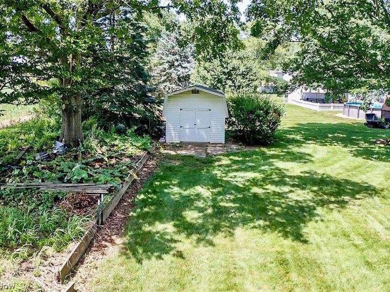 11937 Basswood Avenue NW, Uniontown, OH 44685 Photo 38
