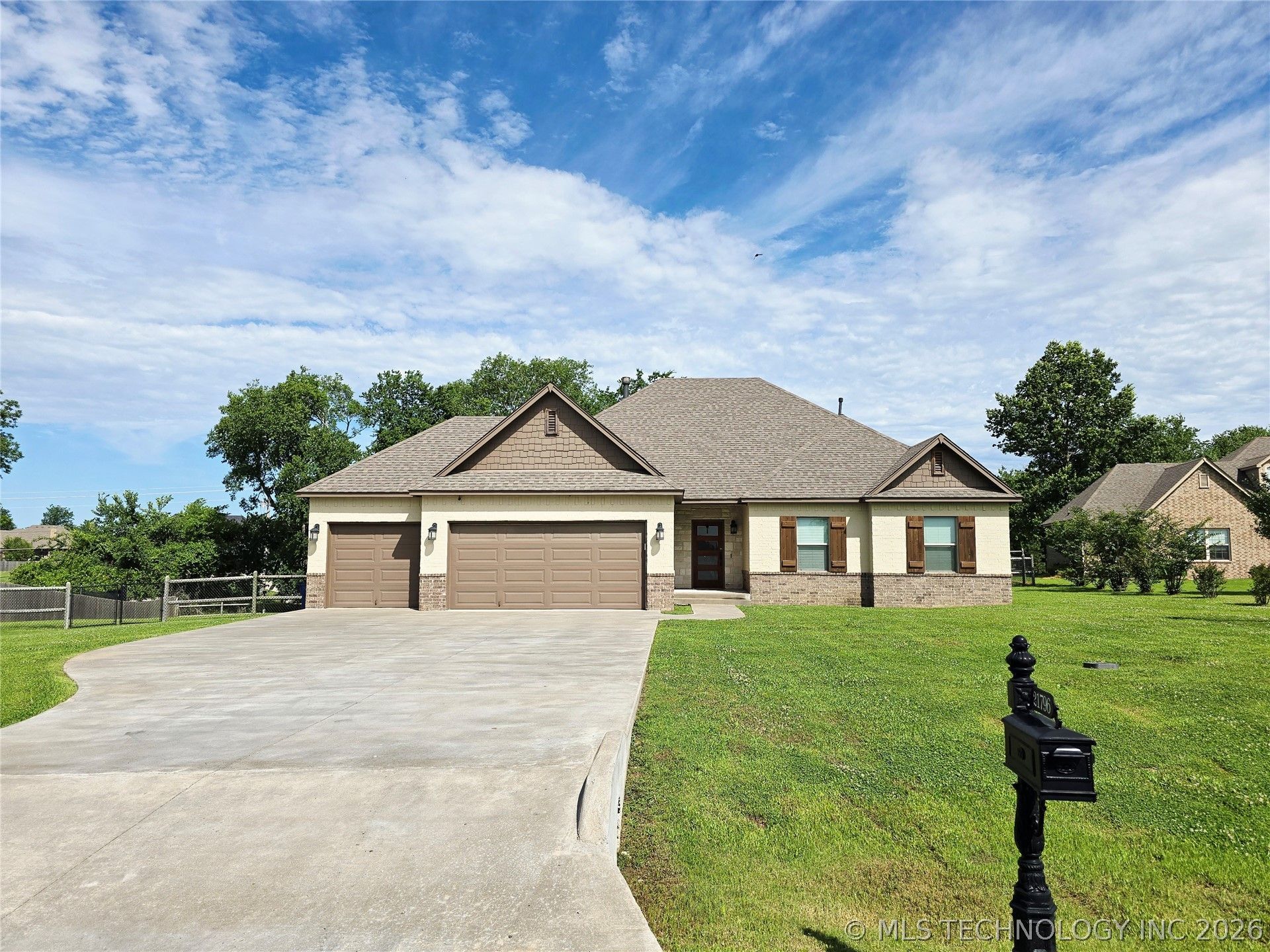 21796 Summit Trail , Claremore, OK 74019 Main Photo