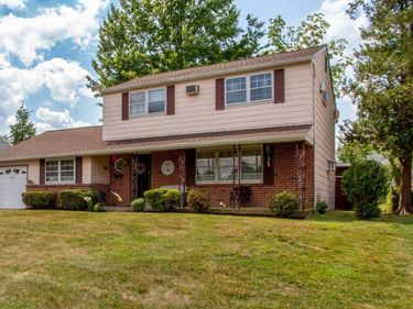 136 WALLACE DRIVE, WARMINSTER, PA 18974