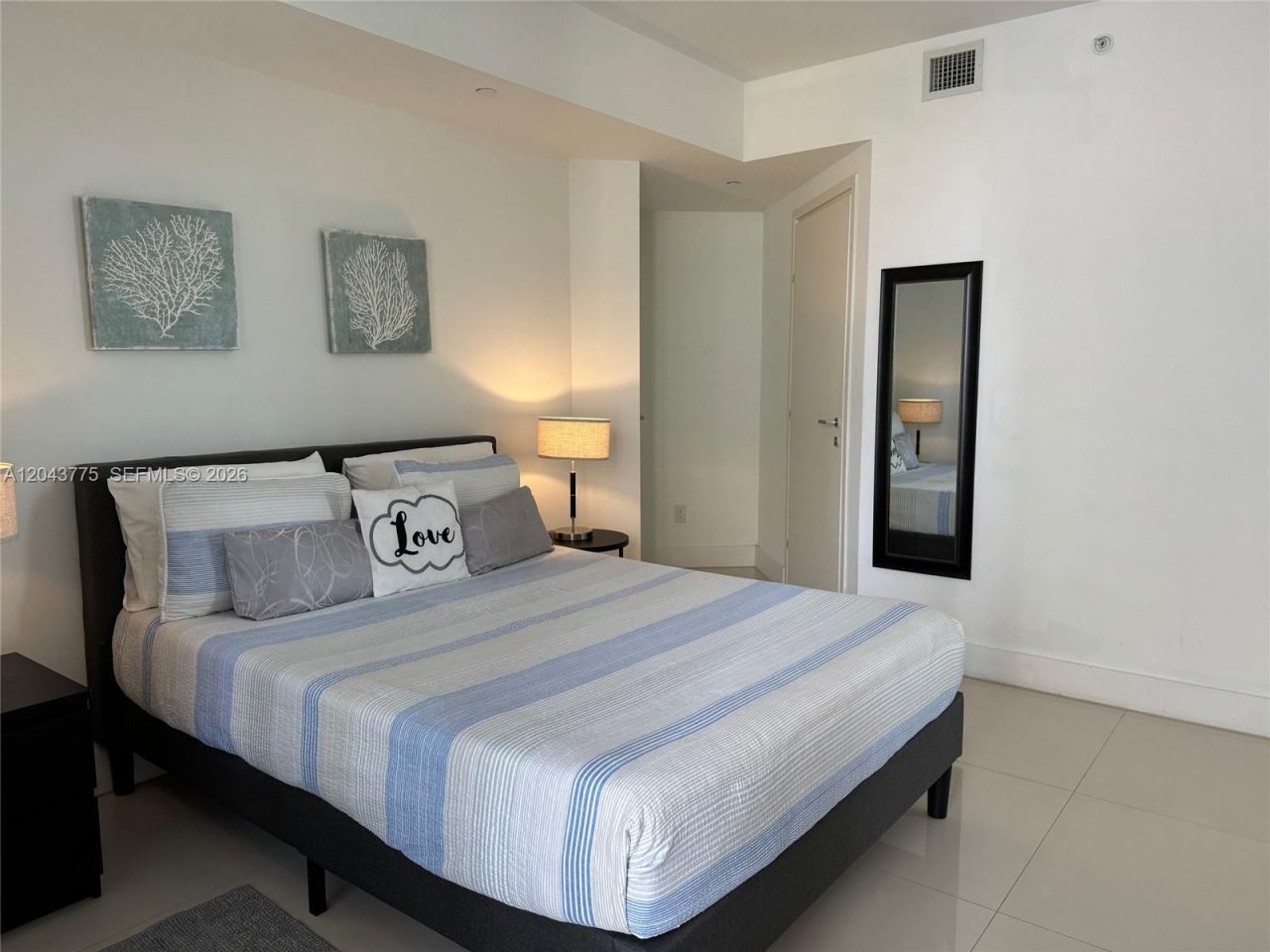 1300 Brickell Bay Dr, Unit 901, Miami, FL 33131 Photo