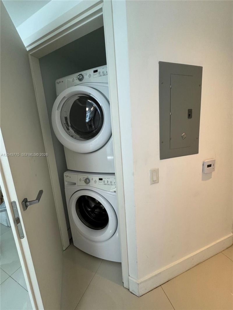 1300 Brickell Bay Dr, Unit 901, Miami, FL 33131 Photo