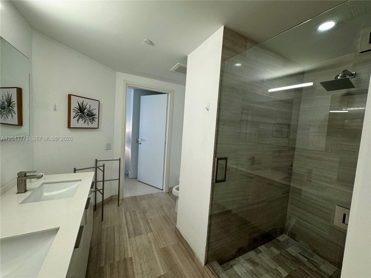 1300 Brickell Bay Dr, Unit 901, Miami, FL 33131 Photo