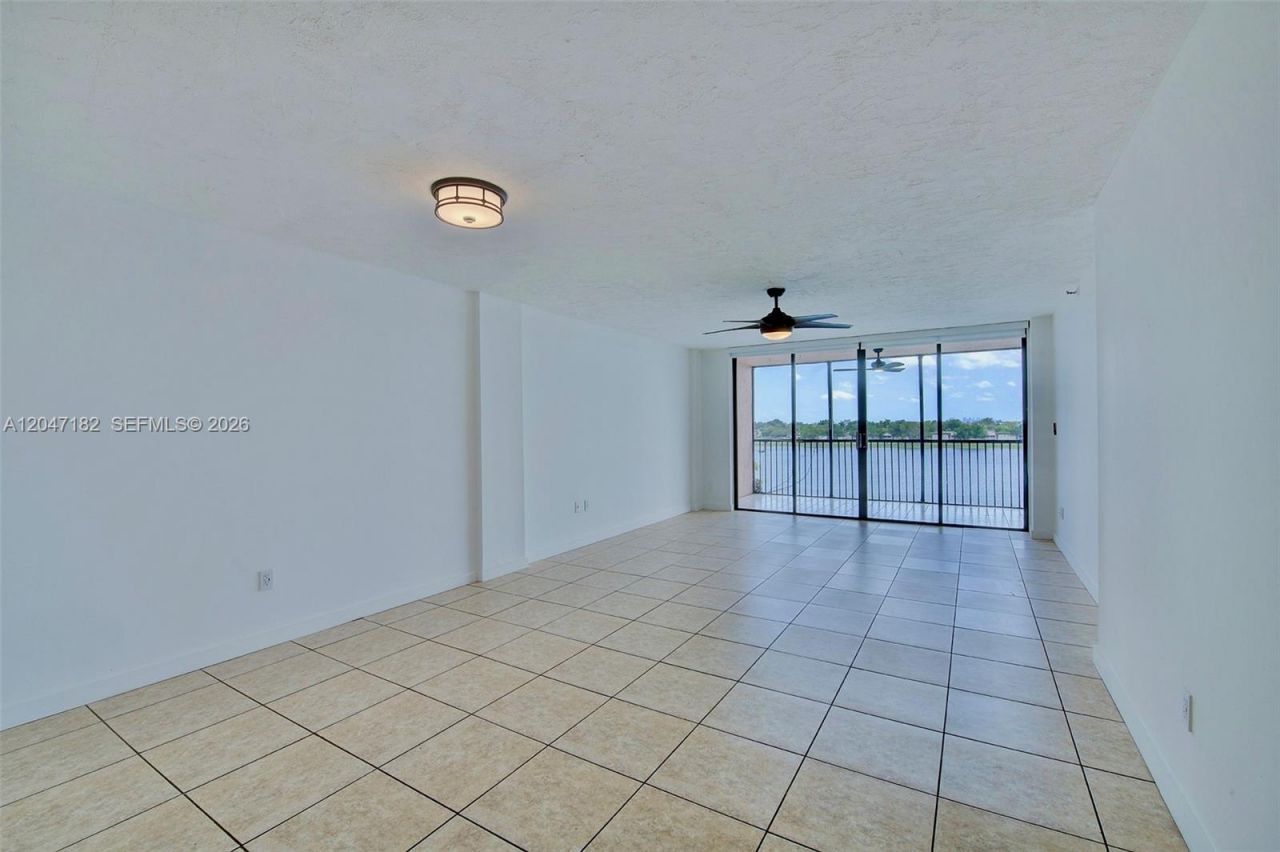 20850 San Simeon Way , Unit 506-5, Miami, FL 33179 Photo