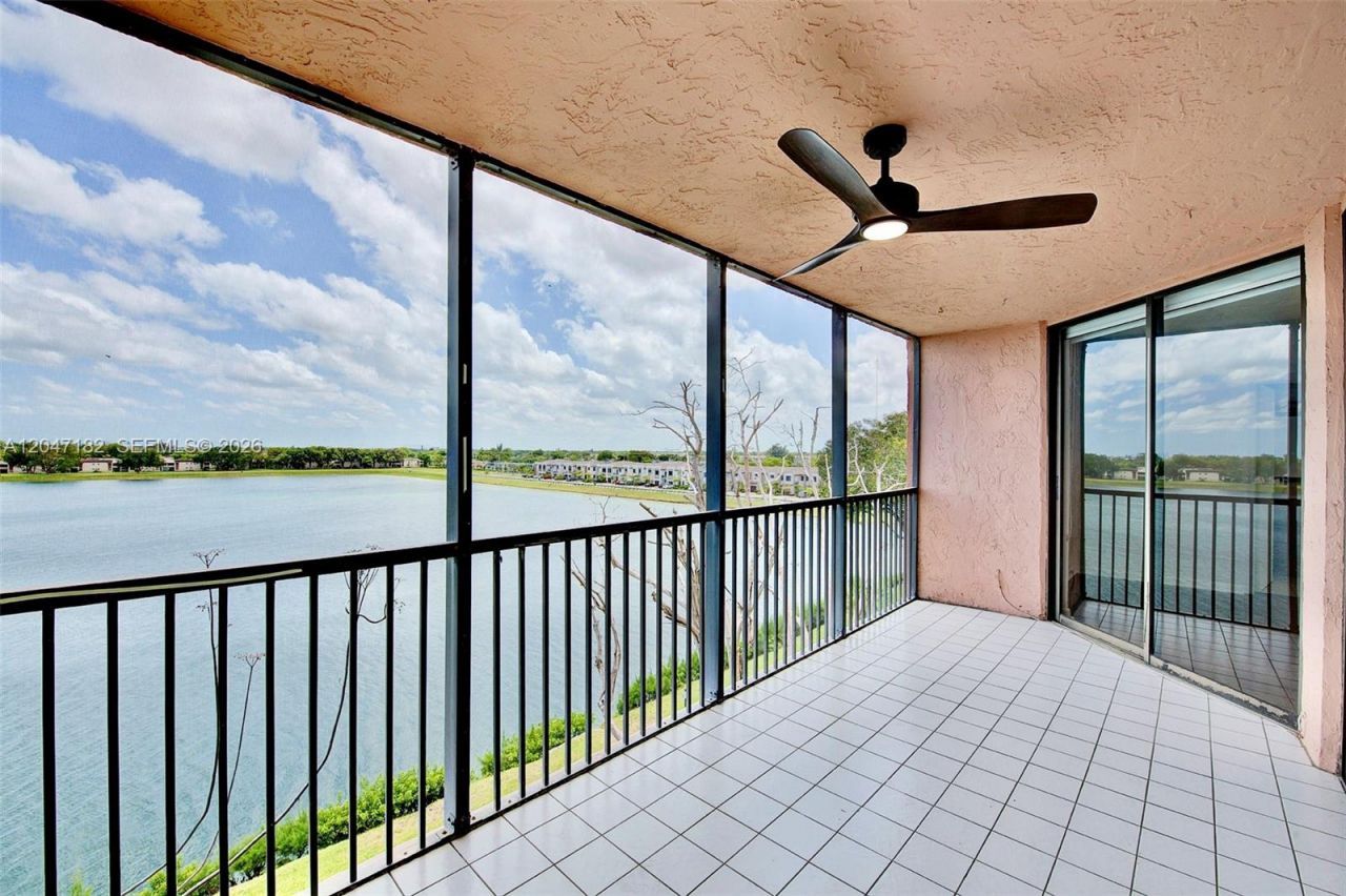 20850 San Simeon Way , Unit 506-5, Miami, FL 33179 Photo