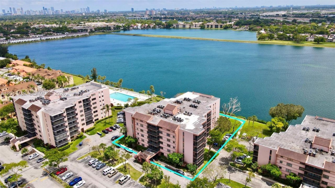 20850 San Simeon Way , Unit 506-5, Miami, FL 33179 Photo