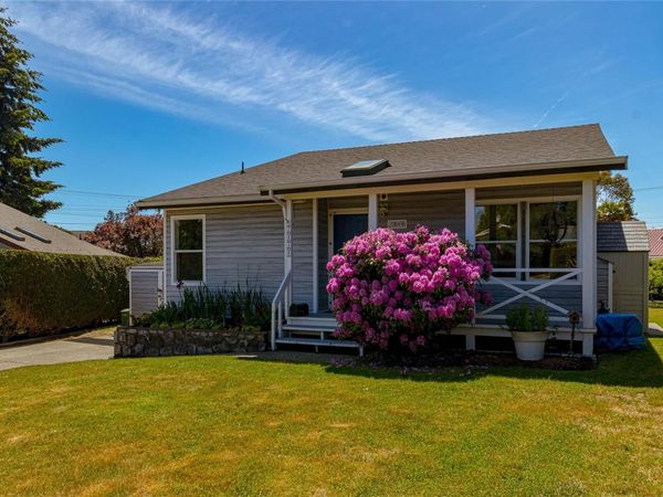 7840 Fairmeadow Pl , Central Saanich, BC V8M 1K8