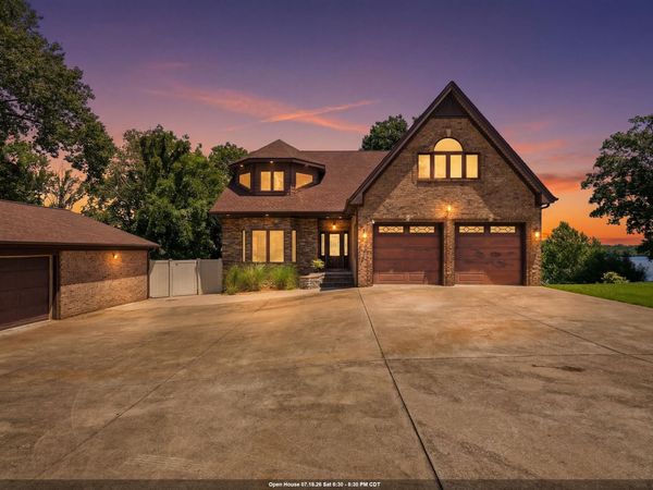 785 Carter Dr, Tuscumbia, AL 35674