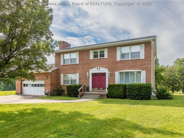 502 Sunnybrook Drive, Hurricane, WV 25526