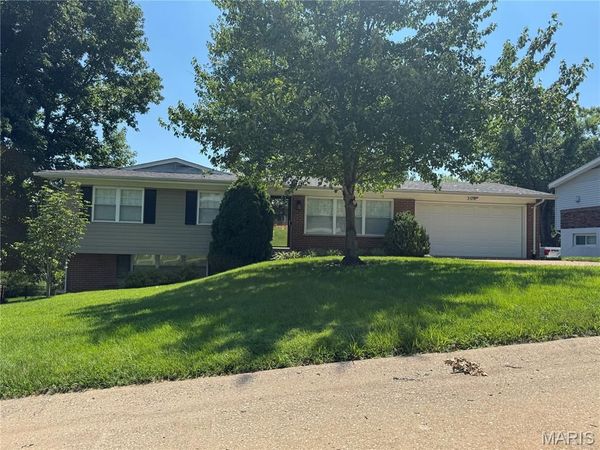 308 Twinview Terrace, Ballwin, MO 63011