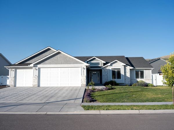 3052 DeWinter Dr., Pocatello, ID 83204