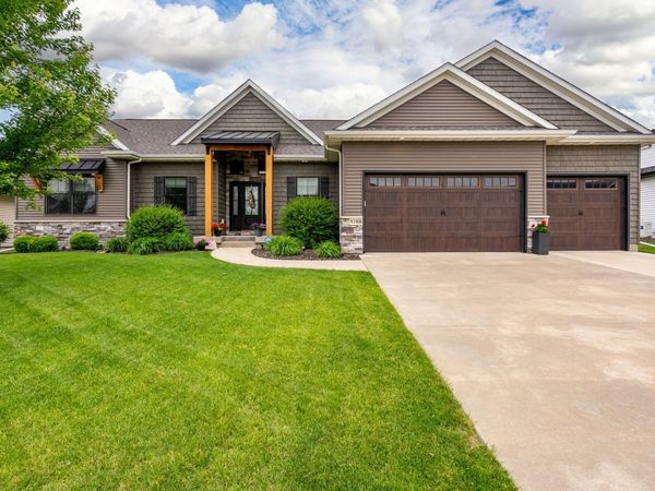 5788 Willmeyer Drive , Bettendorf, IA 52722