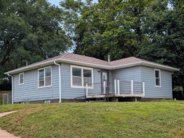 2307 Main Street, Hamburg, IA 51640
