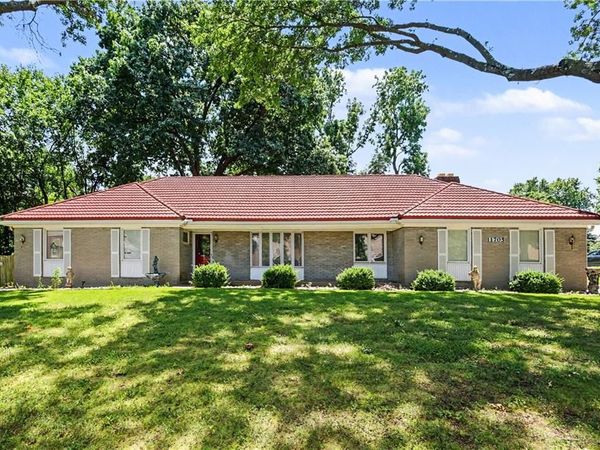 11705 W 60th Place, Shawnee, KS 66203